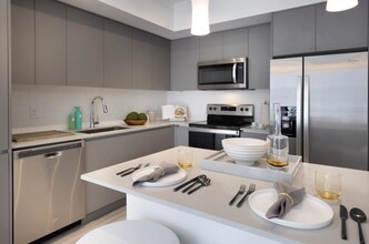 66 NE 6th Ave, Unit B1 in Hialeah, FL - Foto de edificio - Building Photo