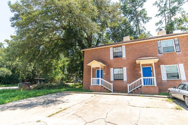 1202 Hidden Pl in Tallahassee, FL - Building Photo - Building Photo