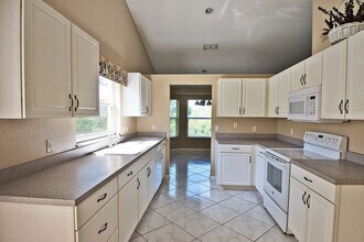 Wonderful 3/2 Home in the Arbor Club Community! in Orlando, FL - Building Photo - Building Photo
