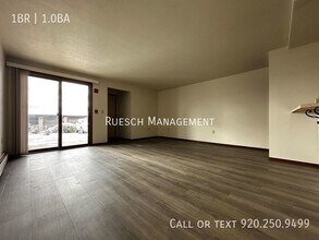 1750 Eldorado Dr, Unit 10 in Green Bay, WI - Building Photo - Building Photo