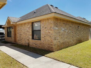 1303 E Coyote St in Pharr, TX - Building Photo - Building Photo