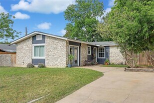 8221 Renton Dr in Austin, TX - Building Photo