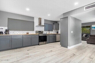 1502 E Topeka Dr in Phoenix, AZ - Building Photo - Building Photo