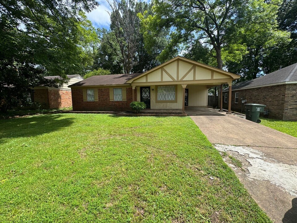 3203 Morningview Dr in Memphis, TN - Building Photo