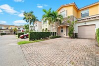 5213 SW 78th Ter in Davie, FL - Foto de edificio - Building Photo