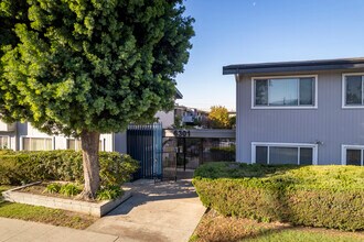 6259-6301 Coldwater Canyon Ave in North Hollywood, CA - Building Photo - Building Photo