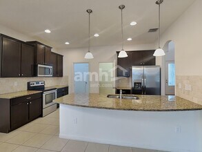 11621 Winterset Cove Drive in Riverview, FL - Foto de edificio - Building Photo