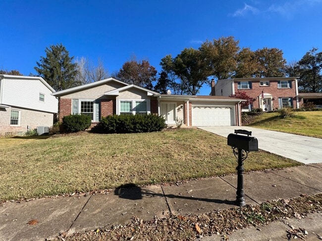 property at 4945 Lockbriar Ct