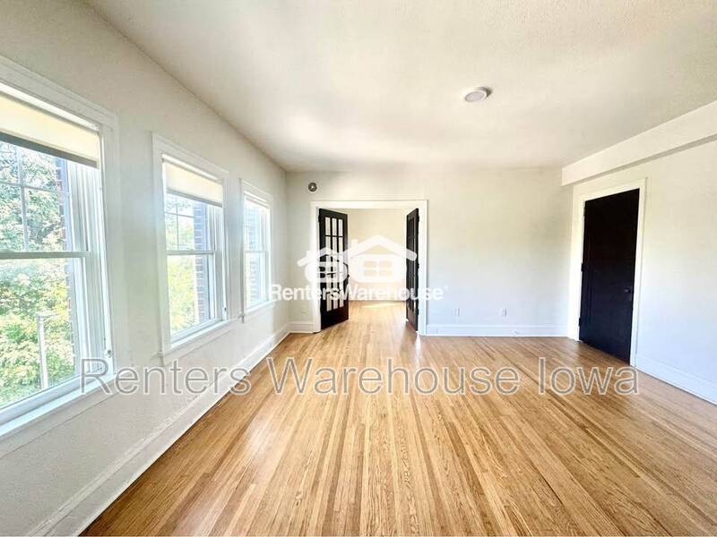 2305 Grand Ave in Des Moines, IA - Building Photo