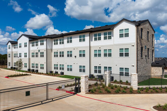 Prose Thunder Rock in Marble Falls, TX - Foto de edificio - Building Photo