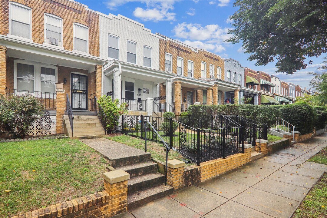 504 24th St NE in Washington, DC - Building Photo