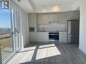 3079 Trafalgar Rd in Oakville, ON - Building Photo - Building Photo