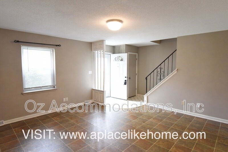 5930 E 129th St in Grandview, MO - Building Photo