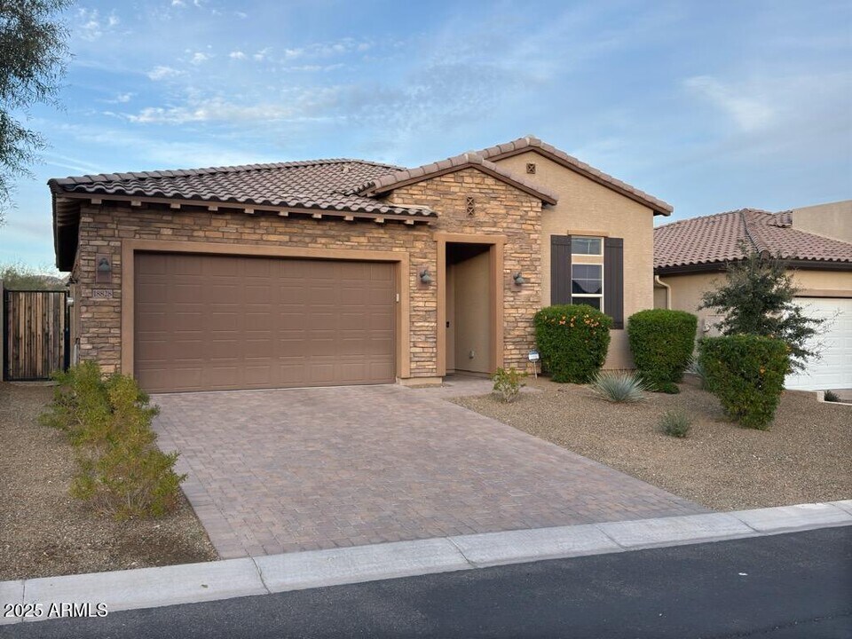 18828 E Blue Sky Dr in Rio Verde, AZ - Building Photo