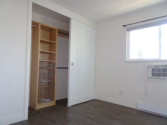 166 Mcpherson Cres in Penticton, BC - Building Photo - Building Photo