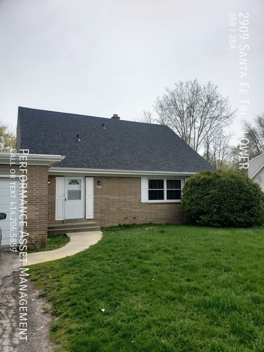 2909 Santa Fe Trail in Racine, WI - Building Photo