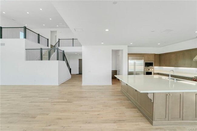 20534 Edgewood Ct in Los Angeles, CA - Building Photo - Building Photo