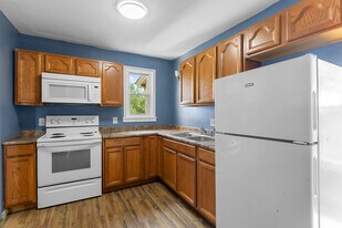 707 W Dominick St, Unit 2 in Rome, NY - Building Photo