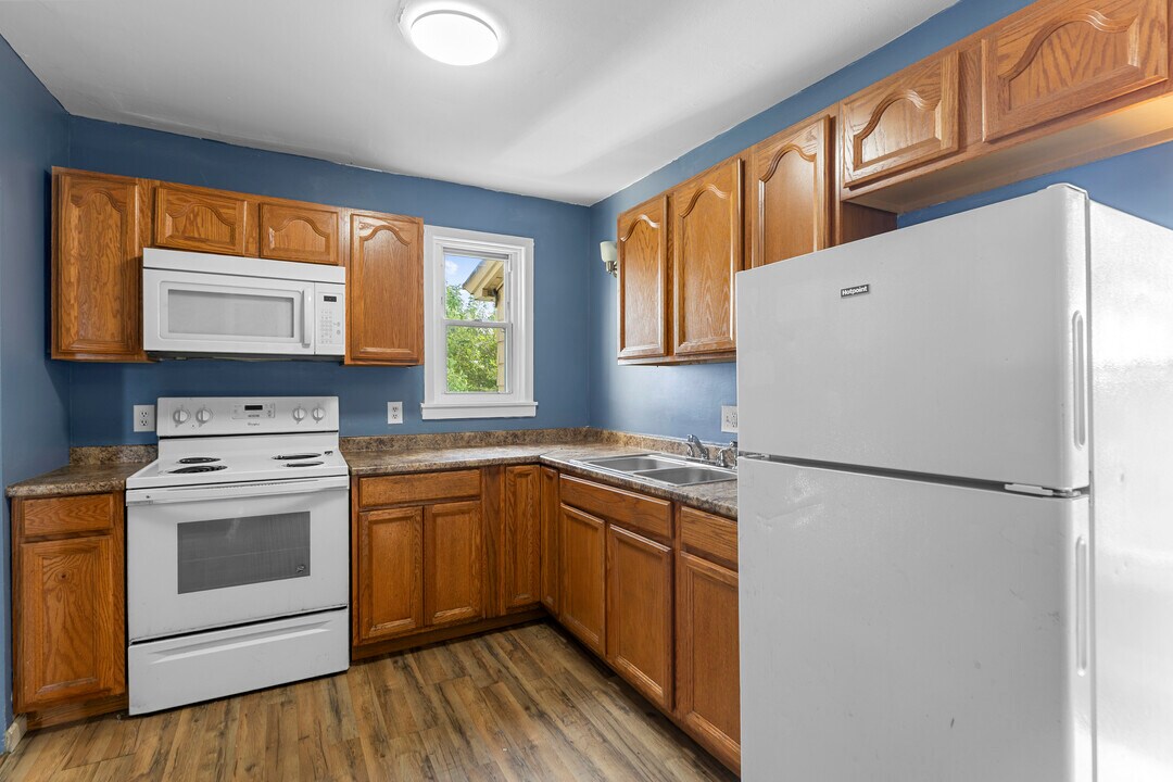 707 W Dominick St, Unit 2 in Rome, NY - Building Photo