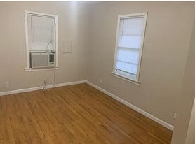 912 Avenue M in Huntsville, TX - Building Photo