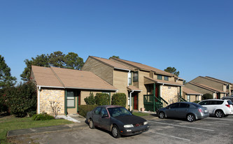 1275 College Pky Apartments