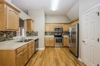 8180 Cross Point Dr in Olive Branch, MS - Building Photo - Building Photo
