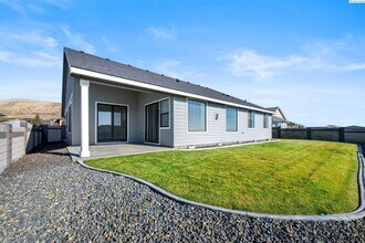 3923 Highview St in Richland, WA - Building Photo - Building Photo