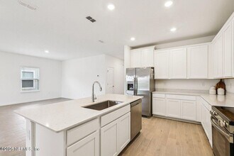 2630 Seasons Rd in Green Cove Springs, FL - Building Photo - Building Photo