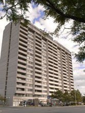 Elgin Square Apartments in Ottawa, ON - Building Photo - Building Photo