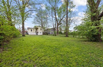9219 Bristol Ave in Breckenridge Hills, MO - Building Photo - Building Photo