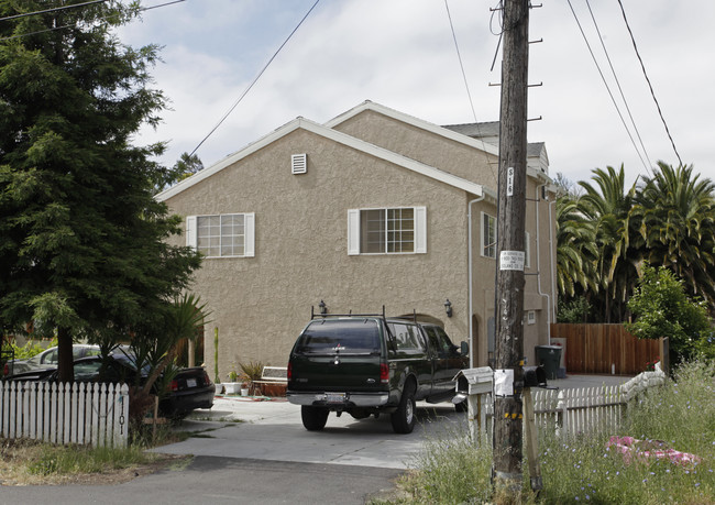 1101 Warren Ave in Vallejo, CA - Building Photo - Building Photo