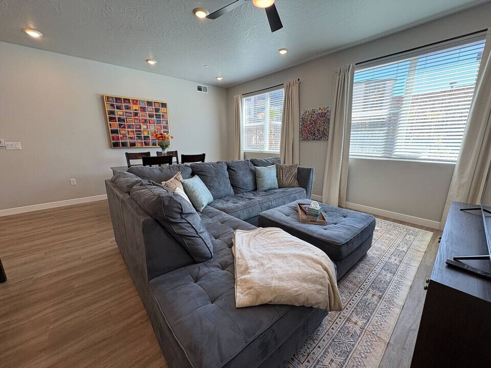 206 N Chapparell Dr, Unit SI ID1504815P in Hurricane, UT - Building Photo