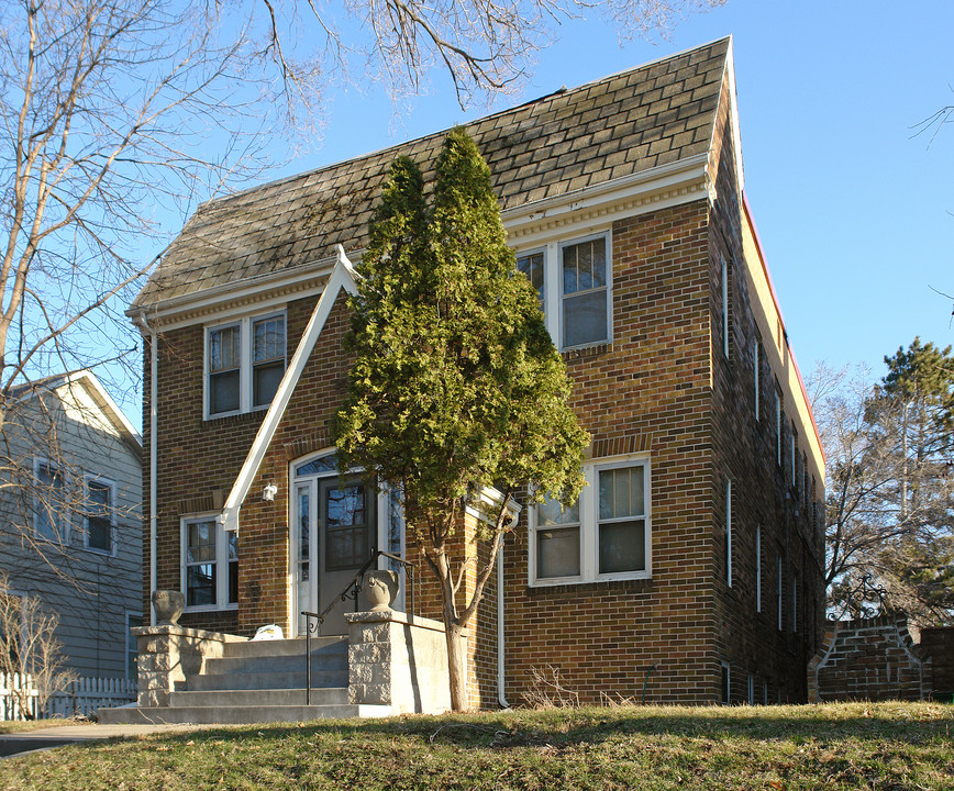 1505 St Clair Ave in St. Paul, MN - Building Photo