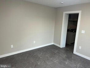 211 N George St., Unit 200 in Charles Town, WV - Building Photo - Building Photo