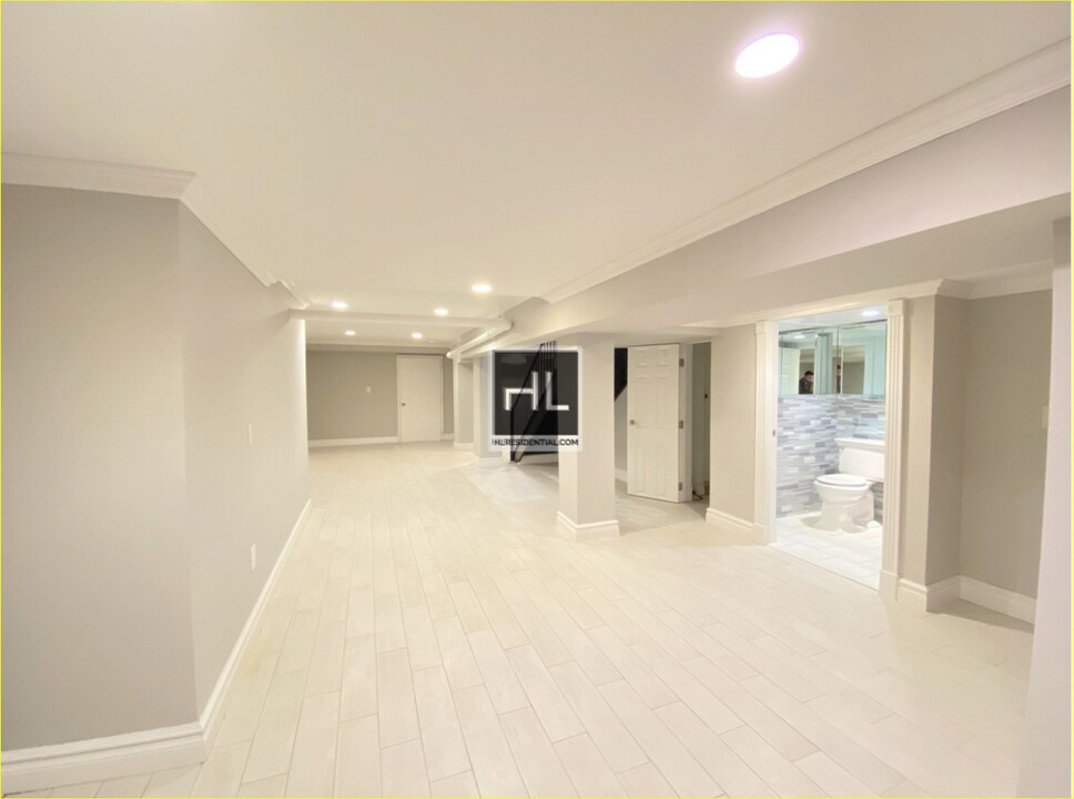 W 52ND ST. in New York, NY - Building Photo