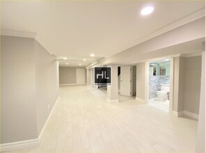 West 52nd Street, Unit 13E in New York, NY - Building Photo - Building Photo