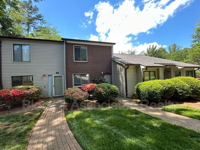 185 Forest View Dr