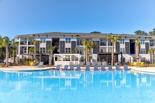 The Elle in Bluffton, SC - Building Photo