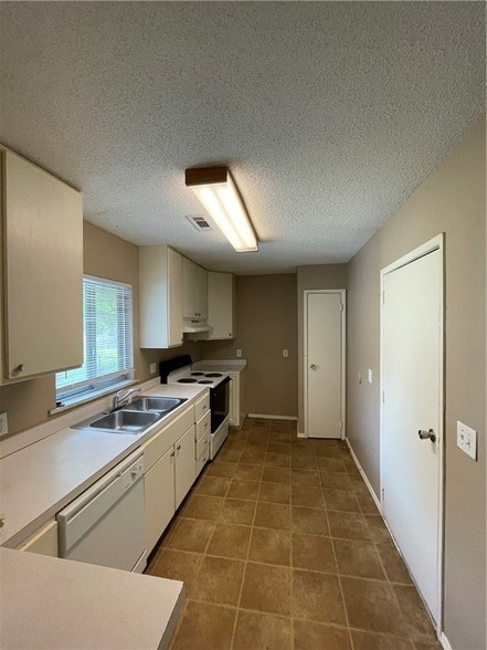 2502 Mida Ave in Springdale, AR - Foto de edificio - Building Photo