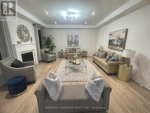 143 Kenneth Rogers Cres in East Gwillimbury, ON - Building Photo - Building Photo