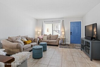 1515 Huntington Ln in Rockledge, FL - Foto de edificio - Building Photo