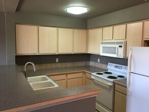 600 N 85th St, Unit 310 in Seattle, WA - Foto de edificio - Building Photo