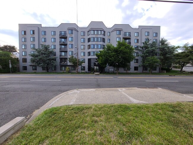 115 Polifly Rd, Unit 2F
