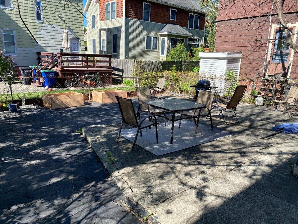 366 Highland Ave, Unit #1 in Somerville, MA - Building Photo