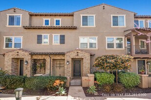 16204 Veridian Cir in San Diego, CA - Building Photo