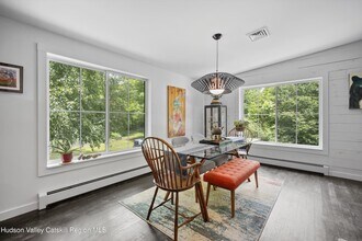 100 Palaphene Rd in New Paltz, NY - Building Photo - Building Photo