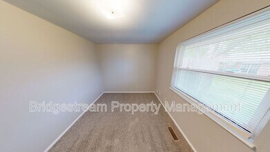 5444 Misty Ln in Dayton, OH - Building Photo - Building Photo