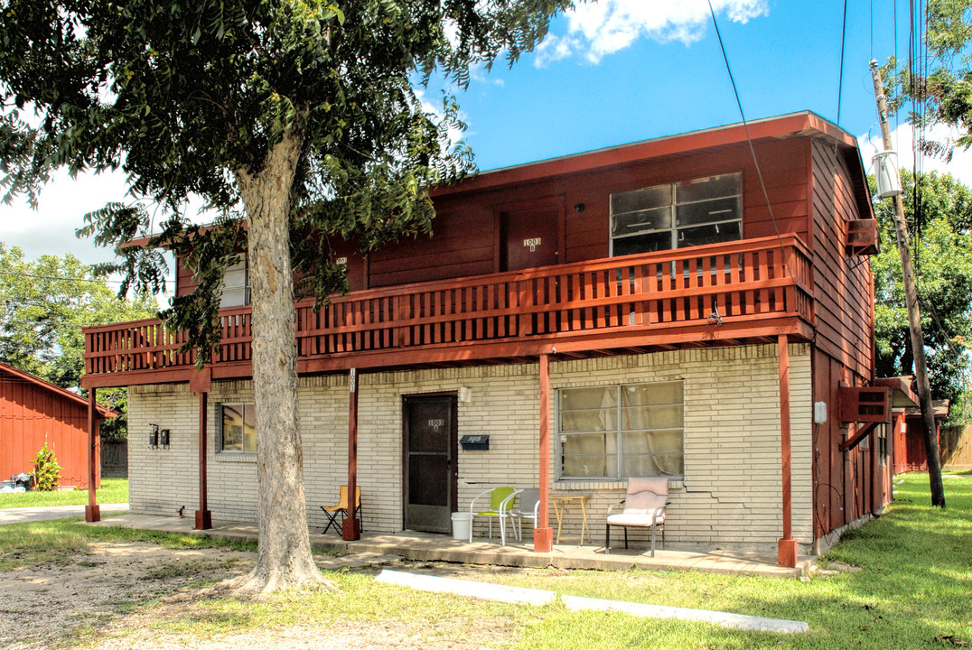 1001-1007 Spooner St in Pasadena, TX - Foto de edificio