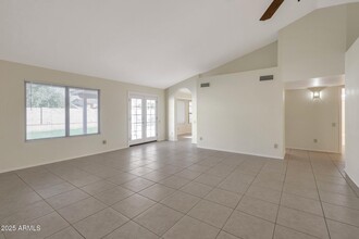 5654 E Fairfield St in Mesa, AZ - Foto de edificio - Building Photo