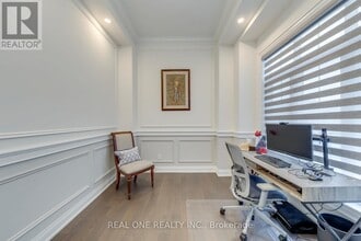 1103 John Laird Cir in Oakville, ON - Building Photo - Building Photo